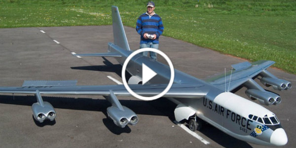 Giant RC B52 Model Airplane 1 play