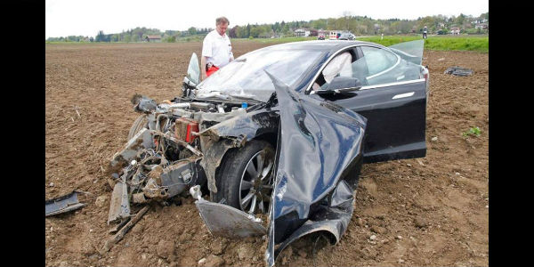 Tesla Model S Crash TN