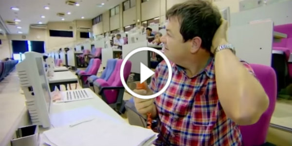 Mike Brewer From The Wheeler Dealers At The Tokyo Car Auction 3 play