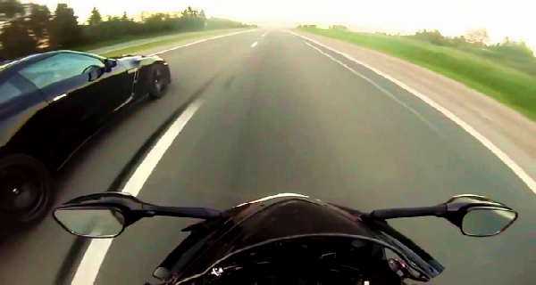 Nissan GTR vs SUZUKI GSX R1000 vs YAMAHA R1 1