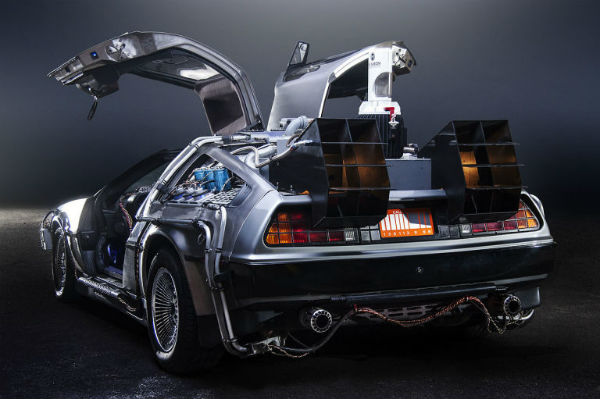 DMC 12 DeLorean 6