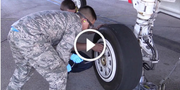 F-35A Airplane Tire Change 2 play
