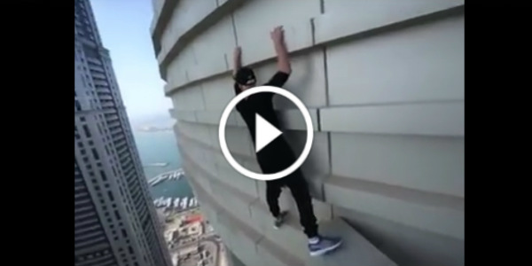 Guy Does Dangerous Climbing Without Any Safety Precautions 1 play