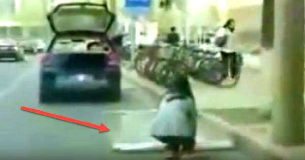 Parking Trick China Woman Carpet 14