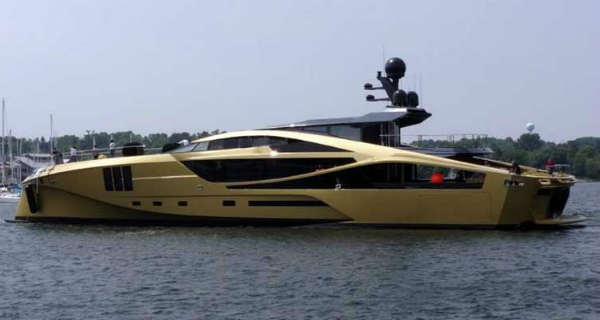 48000000 Golden Super Yacht Launched In STURGEON BAY 2