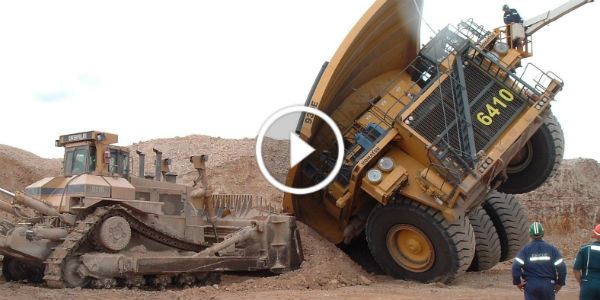 Giant Mining Dump Trucks accidents crash Belaz And Komatsu 11