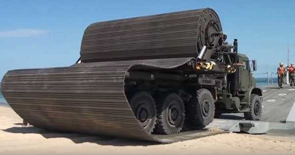 Military Road Building Machines Like Carpets 11