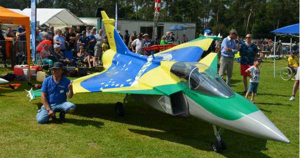 Gigantic Turbine RC Aircraft CRASH Saab Gripen 1 2 Scale Model explosion 4