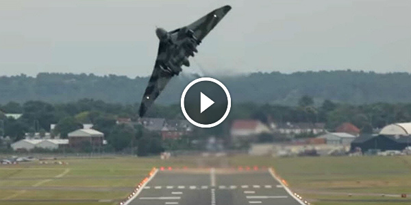 Vulcan XH558 Aircraft Takeoff Farnborough 2014 FIA14 31