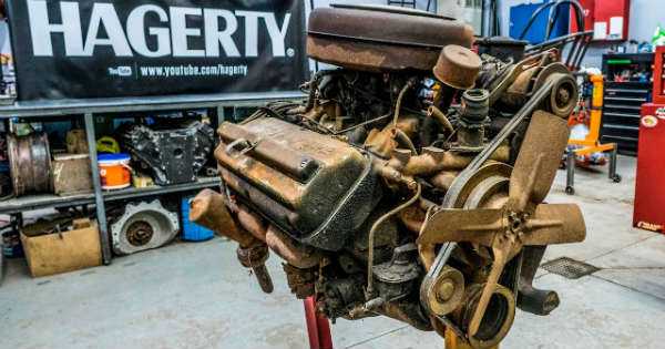 Chrysler HEMI Firepower Engine rebuild process 5 minutes 2