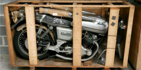 1975 Norton Commando 11