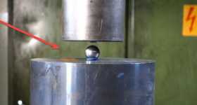 Hydraulic Press Crushing 1