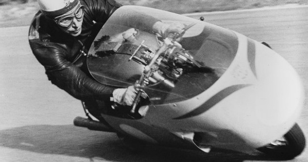 John Surtees died 83 motorcycle champion Formula 1 8