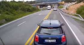 Mini Driver Tries To Commit Insurance Fraud Caught on Camera 1