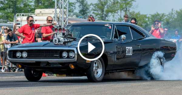 Fast and Furious 1970 Dodge Charger Drag Race 2