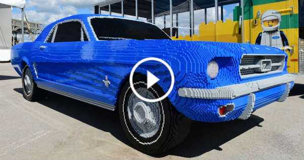 LEGO Ford Mustang 1964 classic 200 000 bricks 2