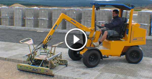 Paving Machines workers save time 2