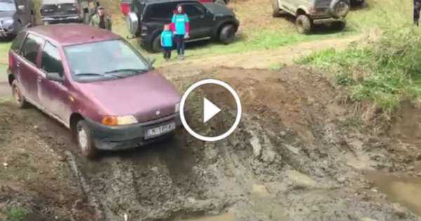 Punto Trudges Through Mud At The Tisovec 2017 1 TN