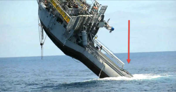 700 Ton SHIP FLIPS & Goes Vertical Within Seconds! - Muscle Cars Zone!