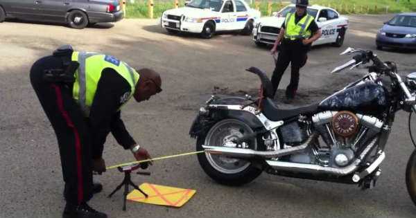 Cops Pull Over Guy For Decibel Test But Overheat His Bike Instead3
