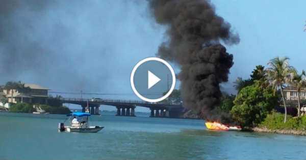 Jet Skiers Extinguished a Boat on Fire 2