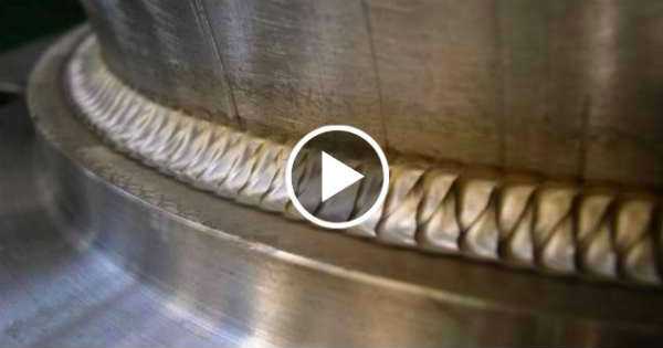 Master Welder Demonstrates Awesome Welding Techniques 3