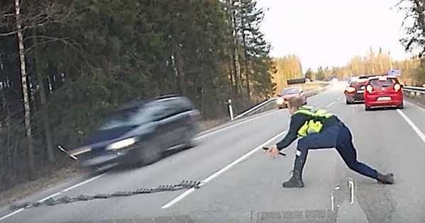 Police Tire Spikes Policeman use Speeding Car Estonia 3