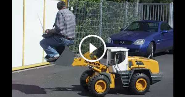 RC Liebherr DOZER Carrying Its Owner 3