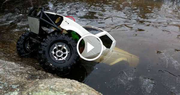 SCX10 Toyota Hilux RC Car Drives Under Ice water 1