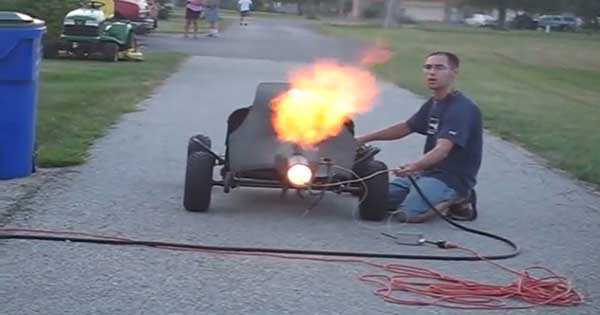 PULSE JET ENGINE And Mounted It On A GO KART 2_1