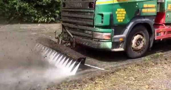 Road Jetter - High Pressure Cleaning Truck 1