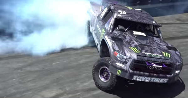BJ BALDWINs 800HP Trophy Truck 2