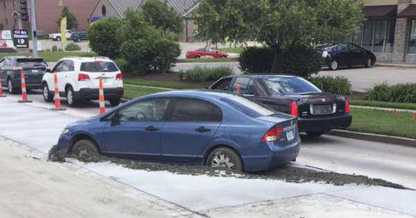 Honda Civic Fail road warning concrete 3