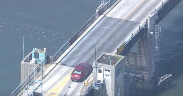JUMP Toyota RAV4 Car Over Drawbridge Disaster vacationers 1