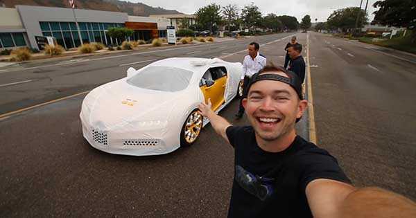 Unwrapping New Bugatti Chiron 1