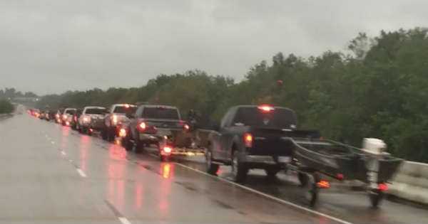 people boats help houston harvey 3
