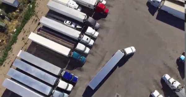 Immense Truck parking Skills parking trailer 1