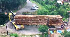 Lodging Truck Crossing Bridge Like A BOSS 1