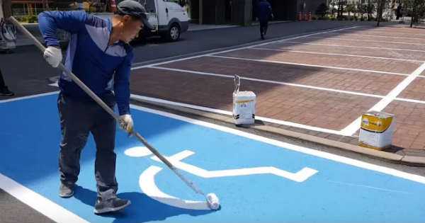 Serious Skills painting street sign 2