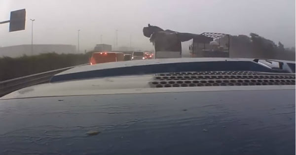 TORNADO is Shaking The Cars On The ROAD 2