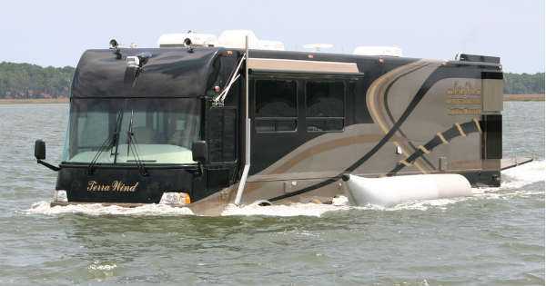 Terra Wind Amphibious Motorcoach 2