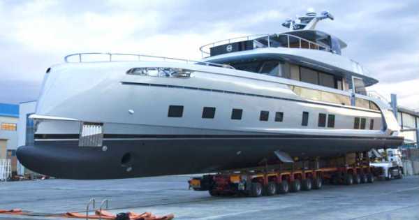 16 Million PORSCHE Hybrid Yacht 11