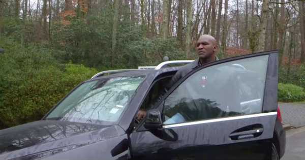 Evander Holyfield Shows Angry Driver Why ROAD RAGE Can Cost You A Lot 2