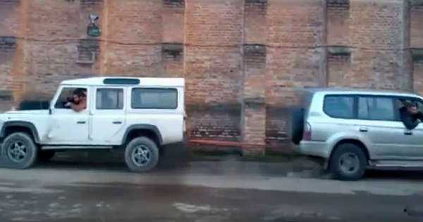 Land Rover Defender vs Toyota Prado Tug Of War 1