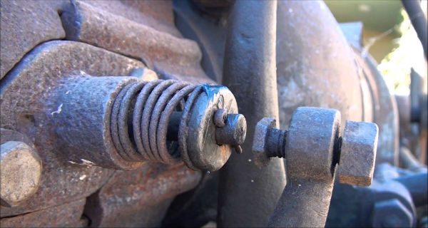 108 Years Old Kerosene Engine Start Up Incredible Sound 2