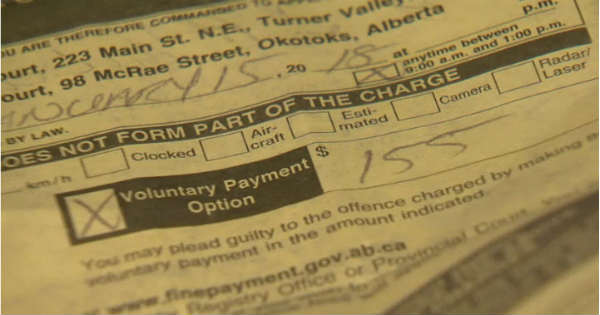 Alberta Driver Got A Ticket For Flashing High Beams Lights at Sheriffs Car 2