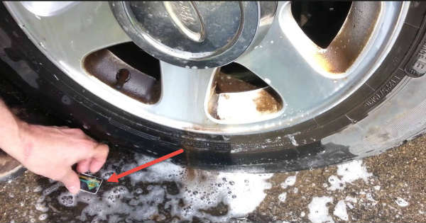 Amazing Trick For Cleaning Brake Dust on Aluminium Wheels 2