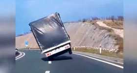Croatian Truck Driver Having Immense Difficulties Driving In Heavy Wind 11