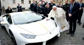 Pope Francis Was Gifted A Lamborghini Huracan Will Auction It For Charity 1