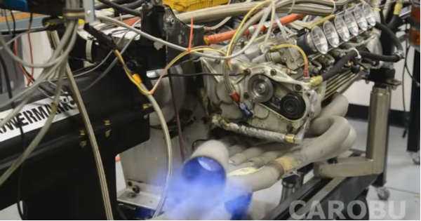 Vintage F1 Ferrari Racing Engine 2